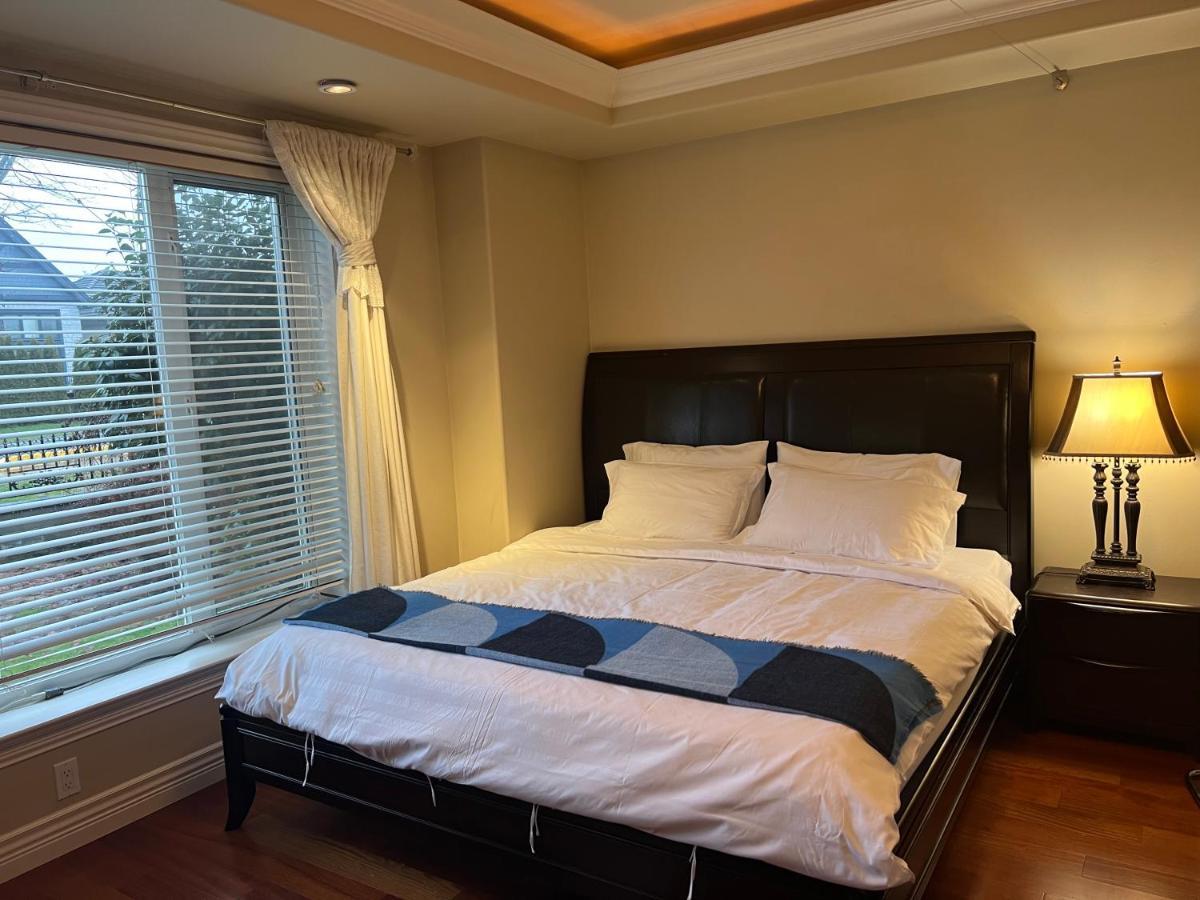 Lucky Suite, Two-Bedroom Suite With Independent Entrance In Richmond Close To Yvr Dış mekan fotoğraf